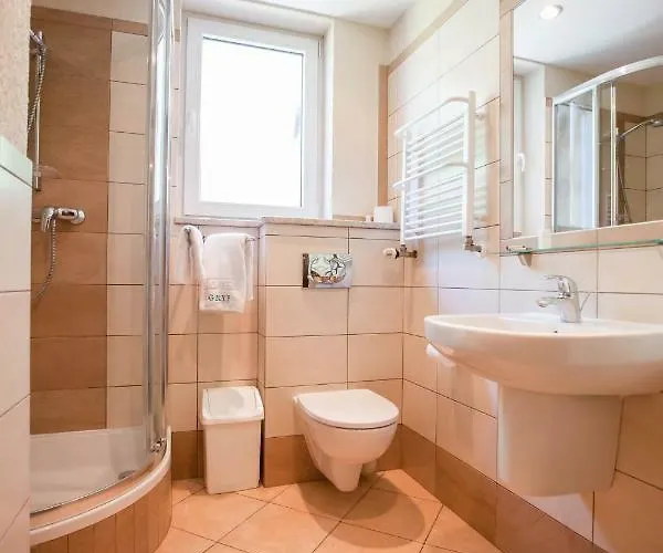 Gryf Проживание в семье Мельно