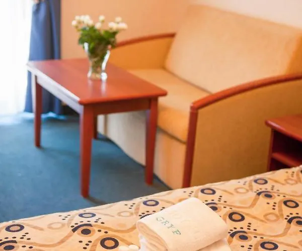 Gryf Проживание в семье Мельно